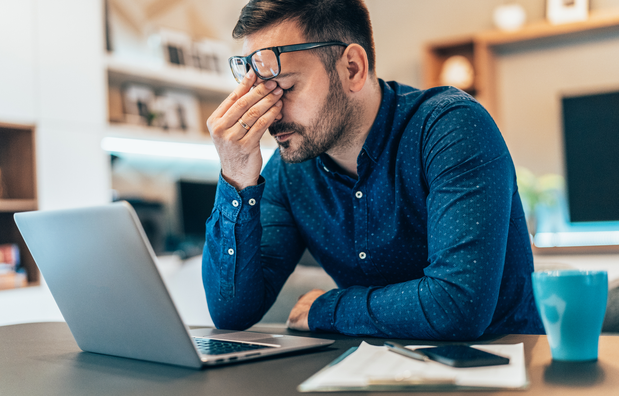 /getmedia/0a5e18a5-8c79-4349-bac6-4a34016f845c/Serious-Risks-and-Pitfalls-in-Running-a-Dental-Practice.jpg Dentist preparing dental workplace